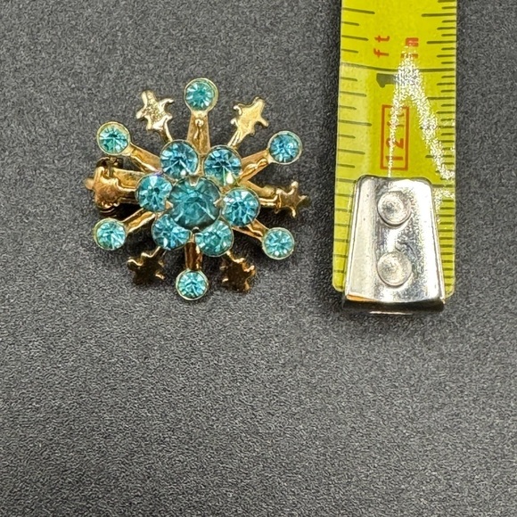 Vintage Azure Snowflake Pin 1949 Brooch Gold Pin - Picture 5 of 5